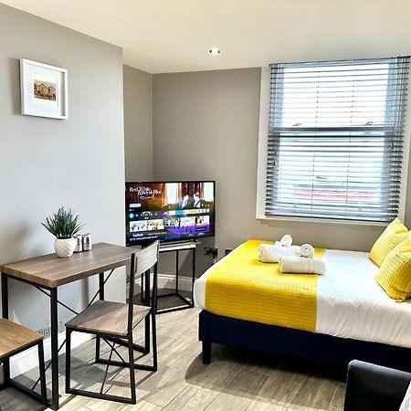 Stylish Studio With Sea Views Lägenhet Brighton Exteriör bild