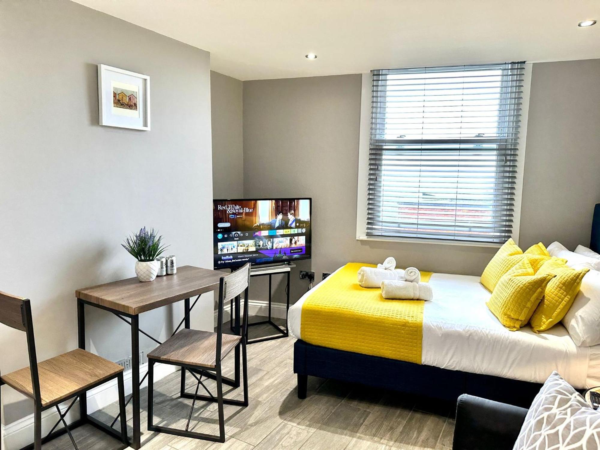 Stylish Studio With Sea Views Lägenhet Brighton Exteriör bild